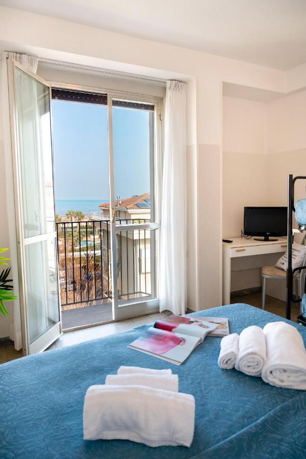 Hotel Selene - Vista Mare Riccione Exterior foto