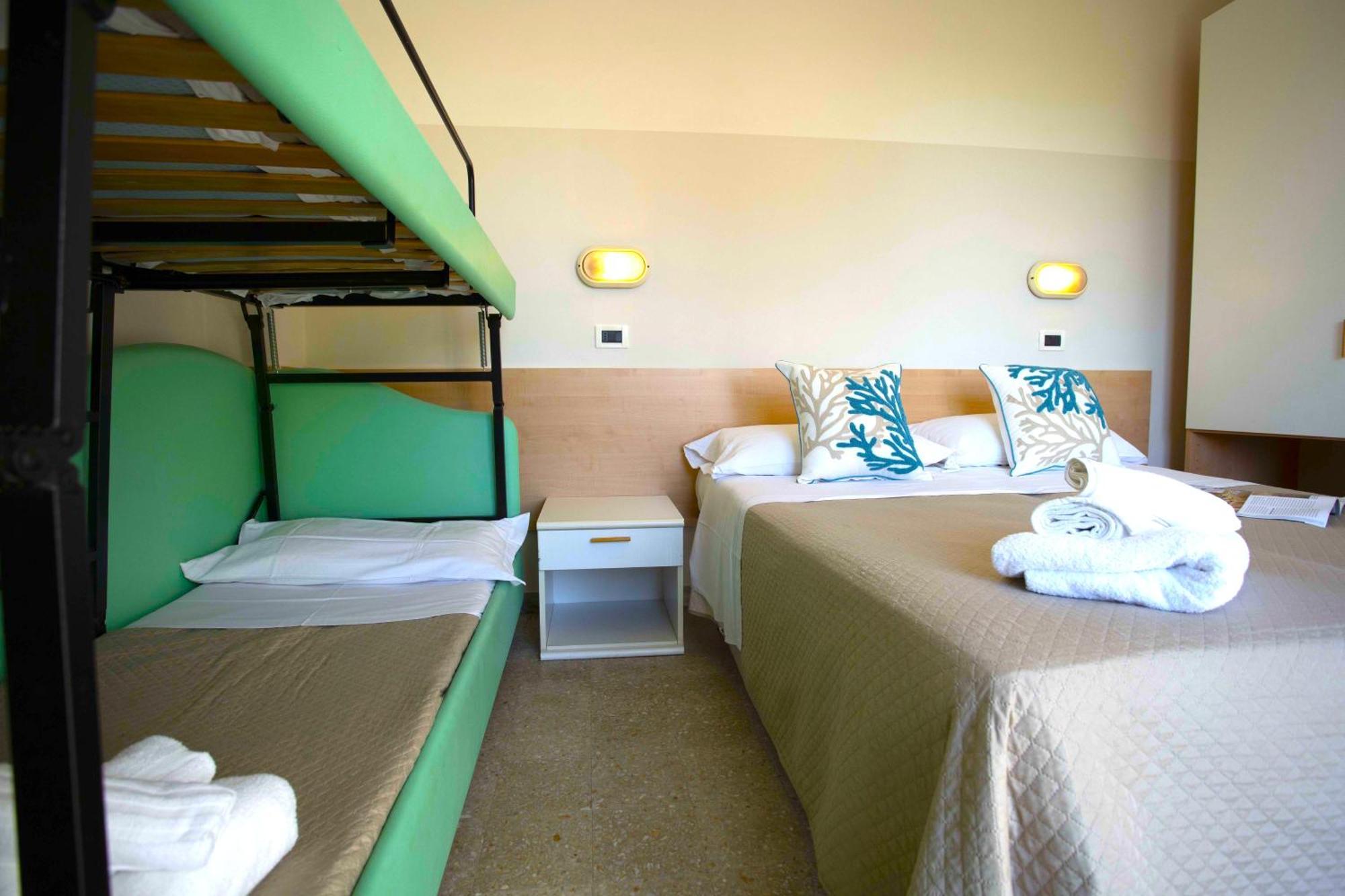 Hotel Selene - Vista Mare Riccione Zimmer foto