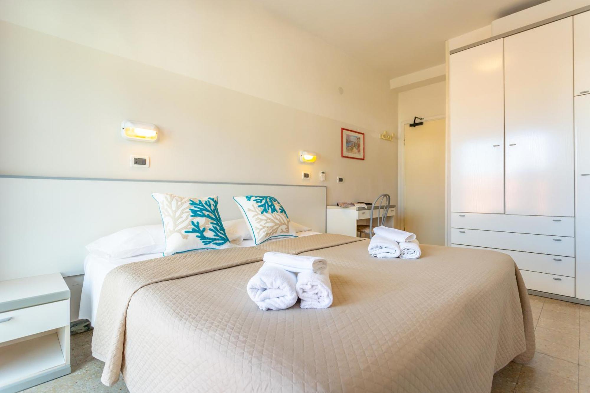 Hotel Selene - Vista Mare Riccione Exterior foto
