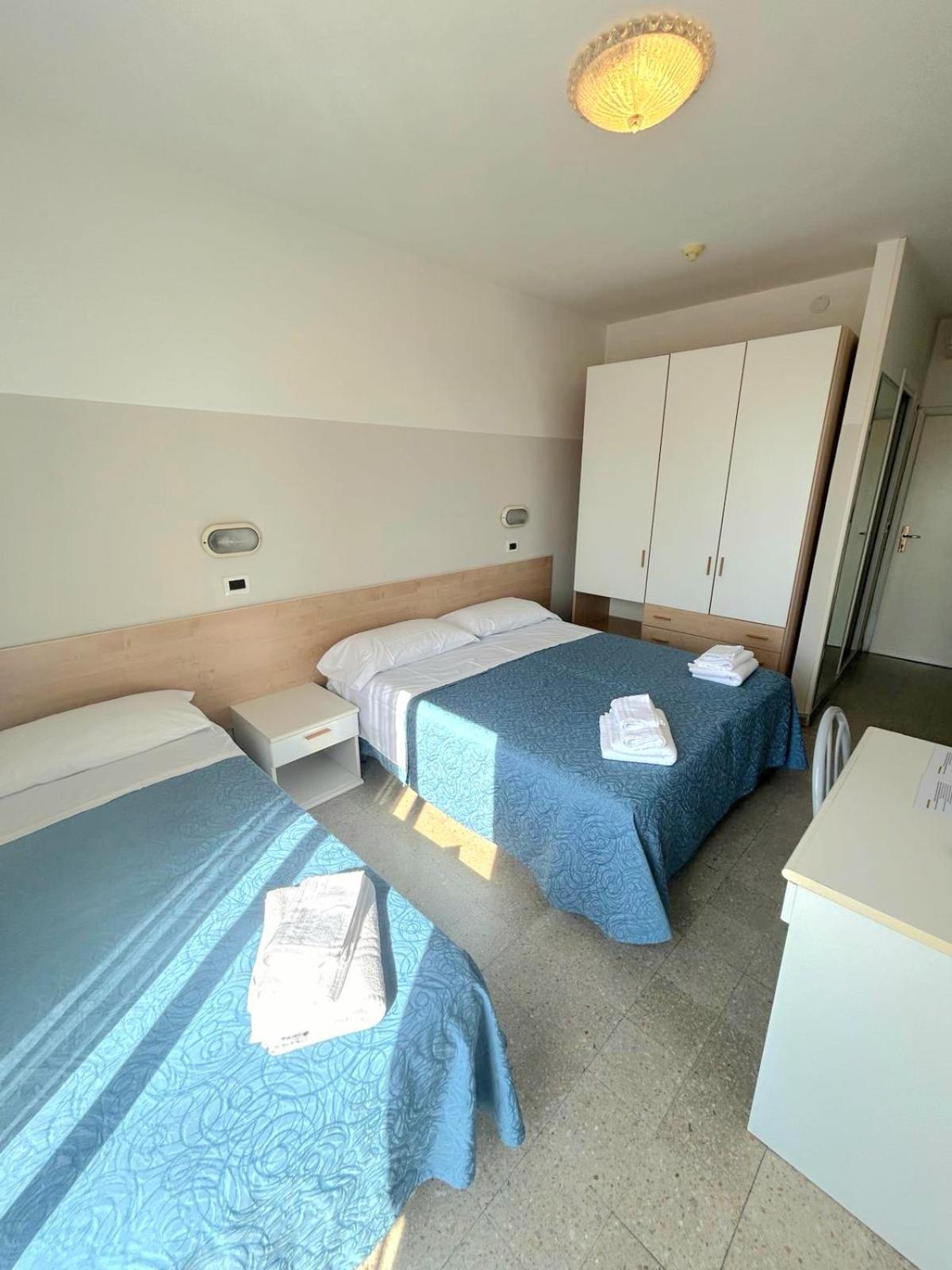Hotel Selene - Vista Mare Riccione Zimmer foto