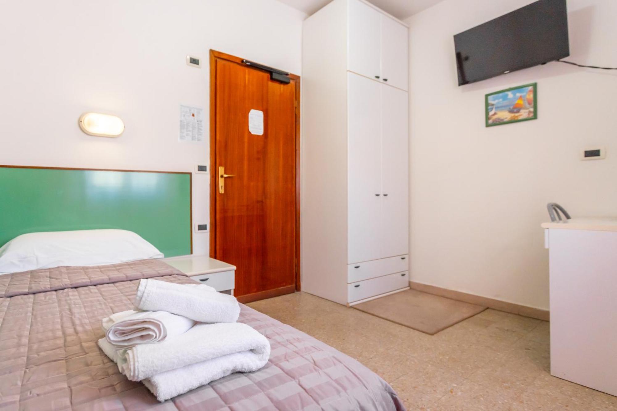 Hotel Selene - Vista Mare Riccione Zimmer foto